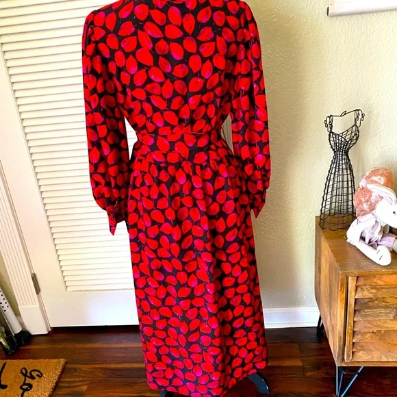 NEW!!!!! Large Who What Wear Red Leaf Pattern Dress - Picture 2 of 2